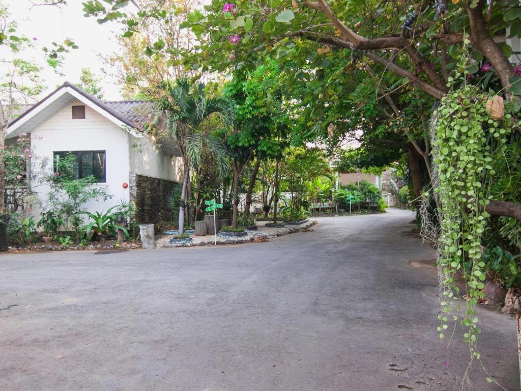 Chayada Garden House And Resort Hotel Nakhon Ratchasima Luaran gambar